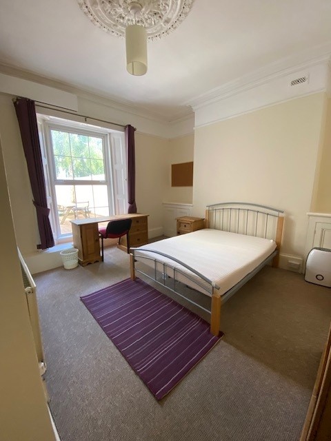 Hill Park Crescent - Plymouth - Devon - PL4