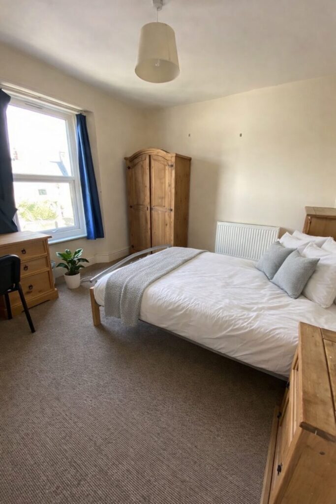 Hill Park Crescent - Plymouth - Devon - PL4