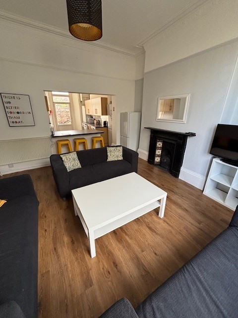 Hill Park Crescent - Plymouth - Devon - PL4