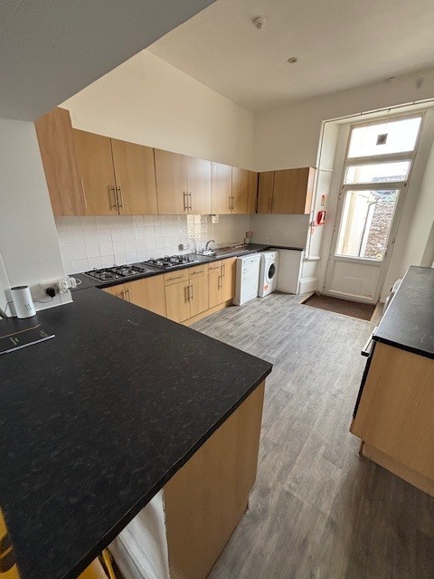 Hill Park Crescent - Plymouth - Devon - PL4