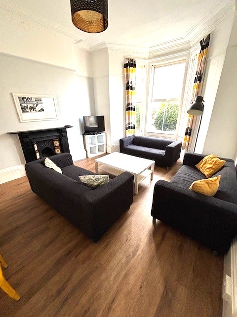 Hill Park Crescent - Plymouth - Devon - PL4