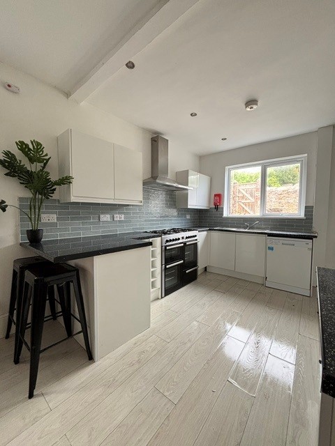 Hillside Avenue - Plymouth - Devon - PL4