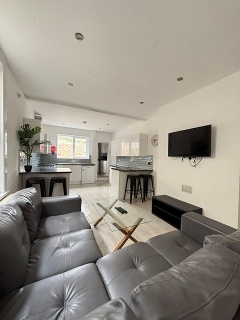 Hillside Avenue - Plymouth - Devon - PL4