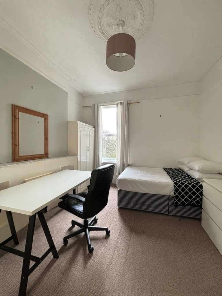 Hillside Avenue - Plymouth - Devon - PL4